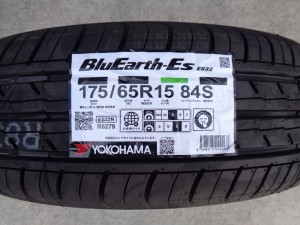 ヨコハマ ブルーアースES32