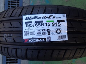 ヨコハマ ブルーアースES32