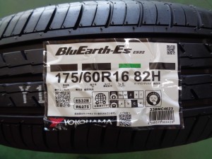 ヨコハマ　ブルーアースES32