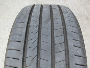 ブリヂストン　アレンザＡ００１