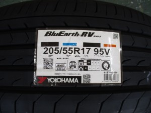 ヨコハマ　ブルーアース　RV03