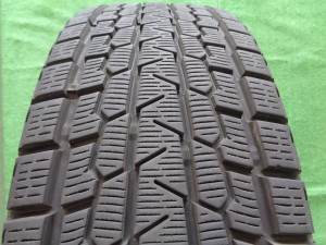 ヨコハマ　アイスガードSUV G075