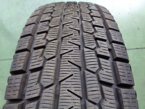 ヨコハマ　アイスガードSUV G075