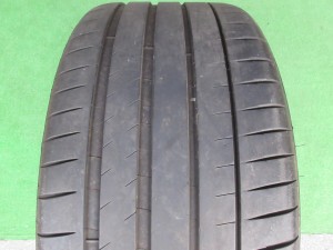 ミシュラン　パイロットスポーツ４ＳＵＶ