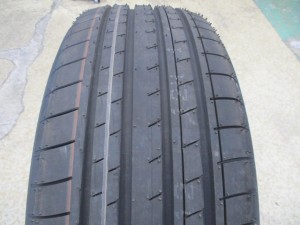 ヨコハマ　アドバン　V61