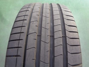 ピレリー　Pゼロ　PZ4