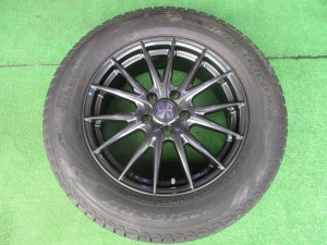 ピレリ　アイスアシンメトリコ　プラス