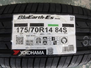 ヨコハマ　ブルーアースES32