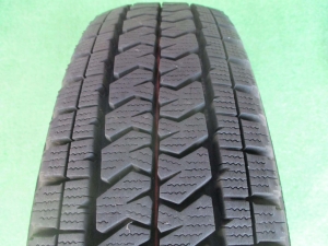 ブリヂストン　ブリザックVL10A