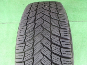 ミシュラン　XアイススノーSUV