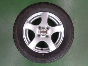 グッドイヤー　アイスナビ8