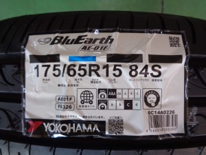 ヨコハマ　ブルーアース　AE-01F