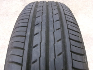 ヨコハマ　ブルーアースES32