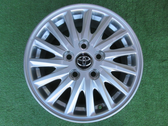 【新車はずし】トヨタ純正15インチ 4本セット☆エスクァイア ノア ヴォクシーVOXY☆キレイです ノア、VOXY、エスクァイア純正１５インチスタッドレスセット入庫です