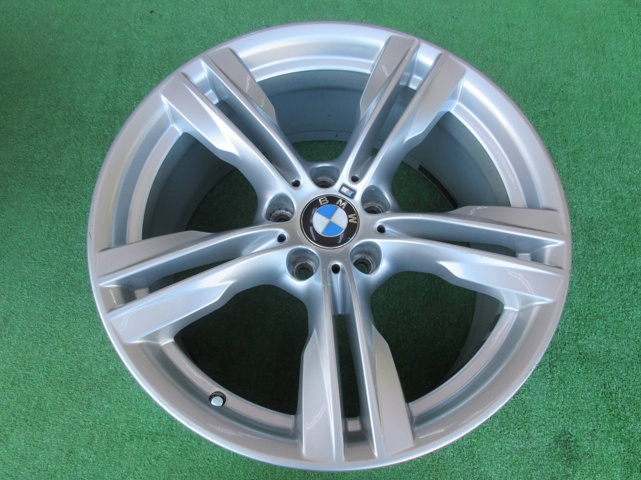 BMW X5 255/50R/19インチスタッドレスタイヤホイールセット4本 BMW X5 255/50R/19インチスタッドレスタイヤホイールセット4本 BMW X5