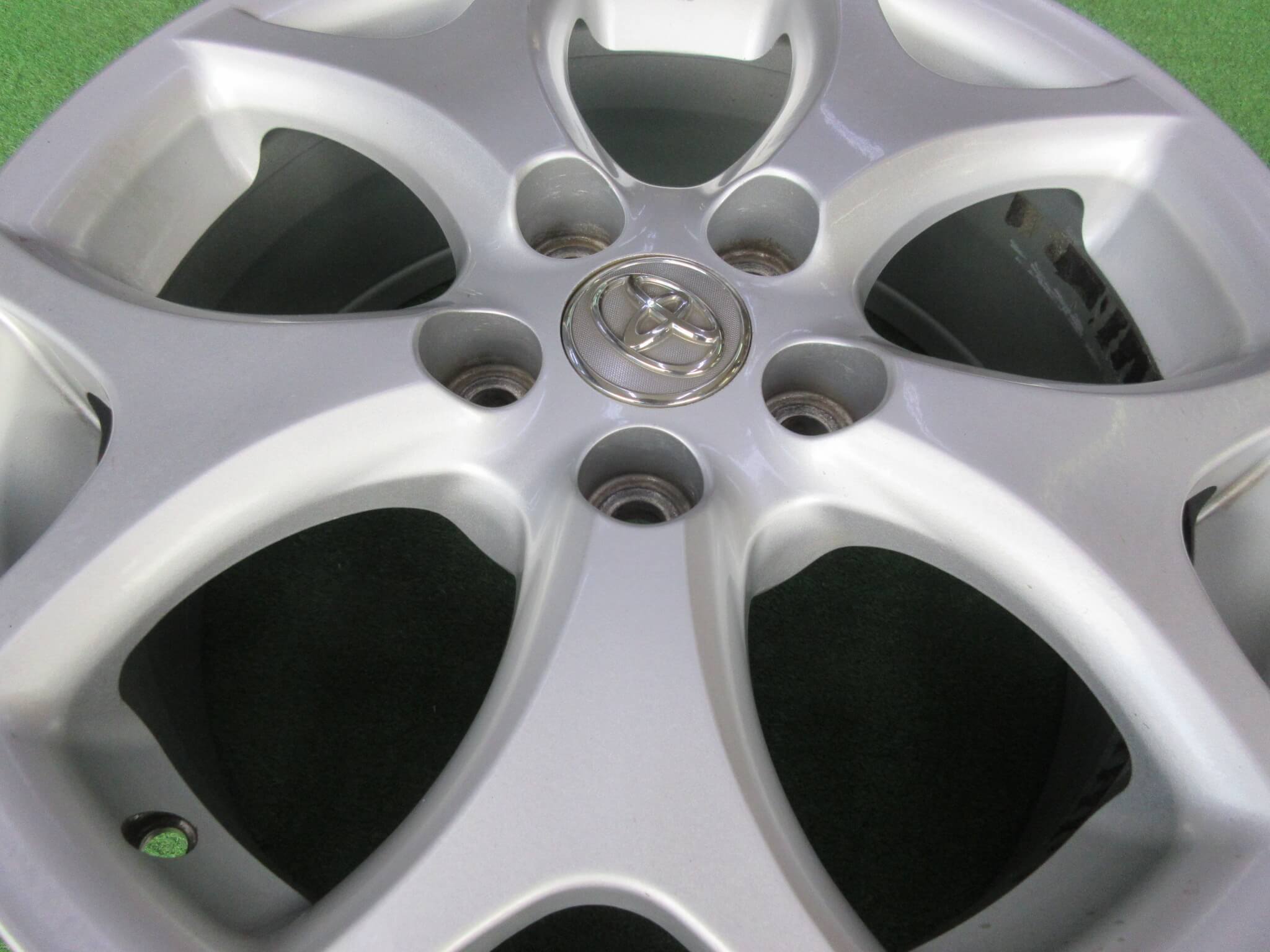 50エスティマ 純正18インチ ホイール