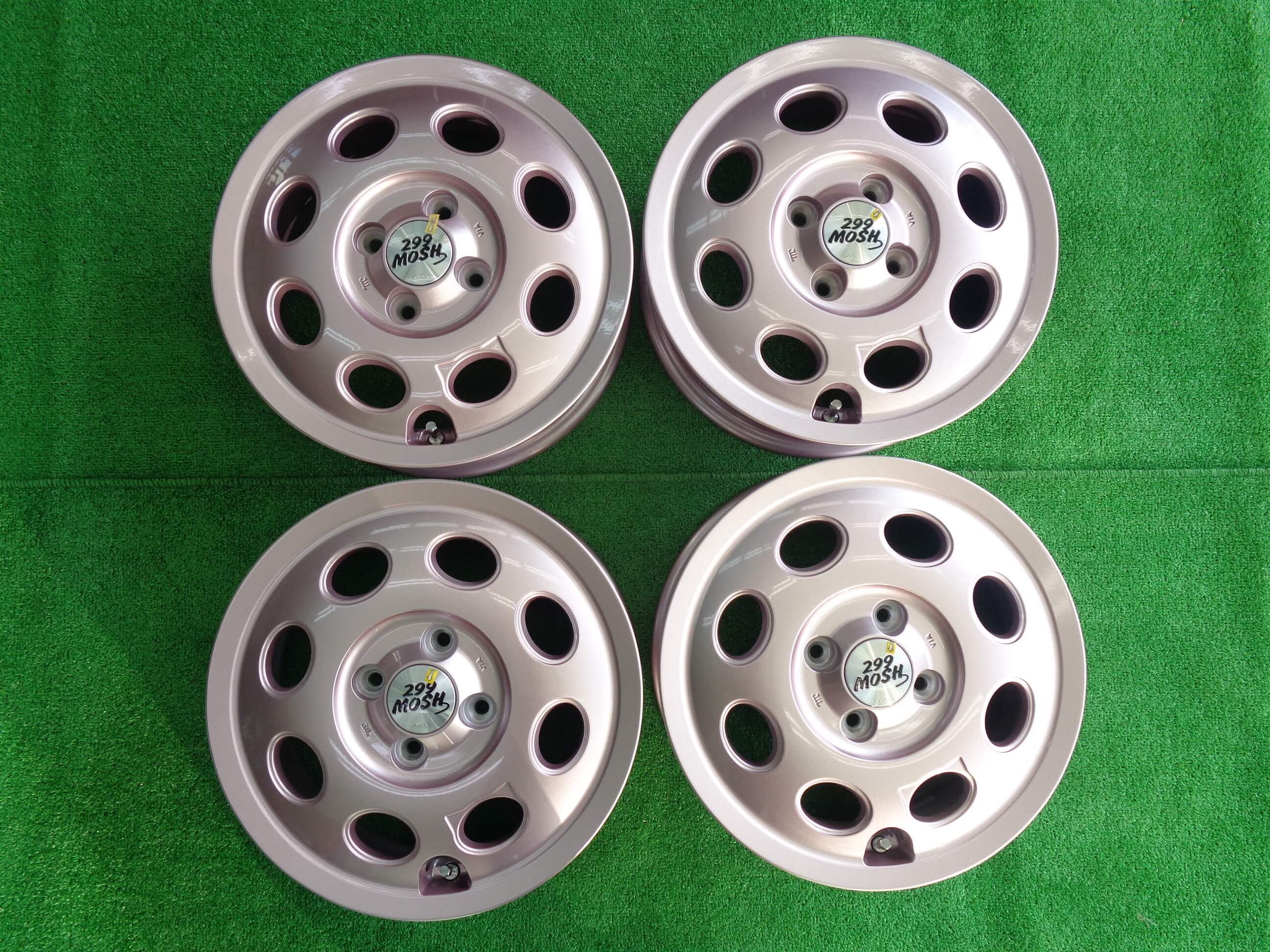 モッシュ マネキ