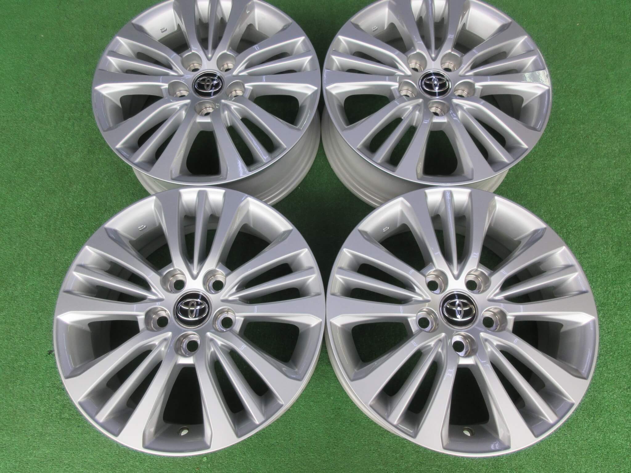 【送料込み】 新車外し 90系ノア 純正 アルミホイールタイヤホイール② 送料込】 新車外し 90 系ノア .ヴォクシー純正 アルミ タイヤ セット