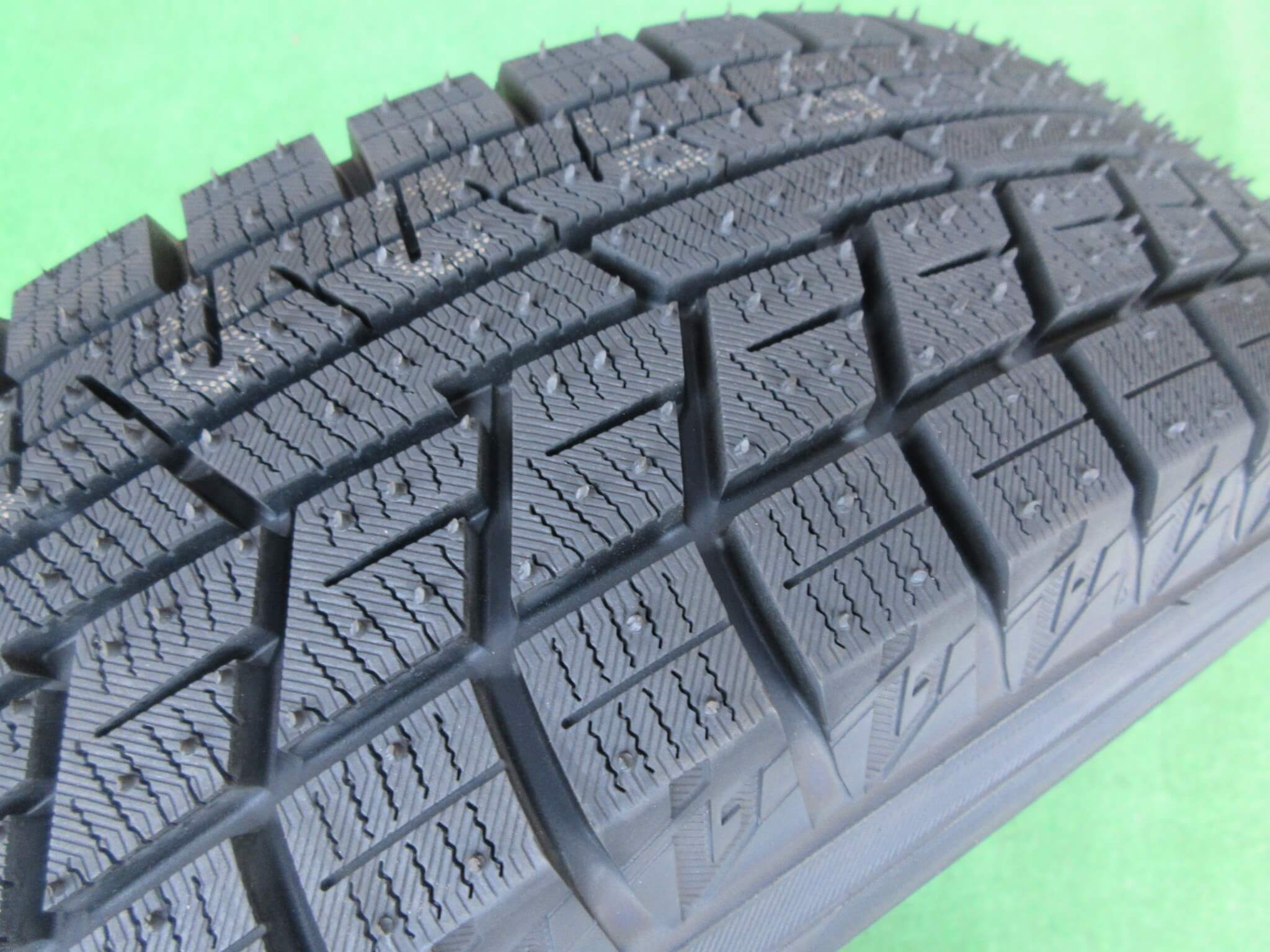 全国送料込☆ヨコハマアイスガードIG60☆165/60R15☆4本 iceGUARD 165/65R15 81Qヨコハマ アイスガード IG60