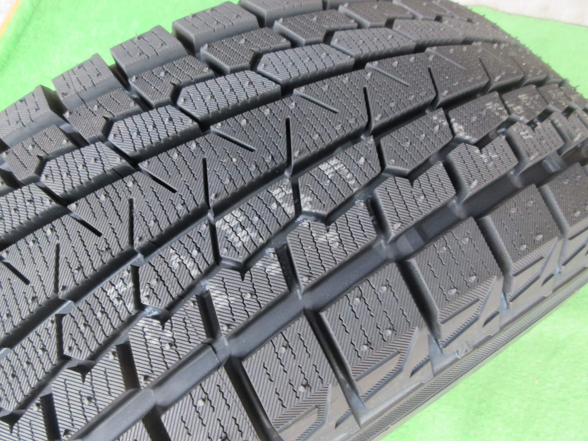 ヨコハマ アイスガードG075