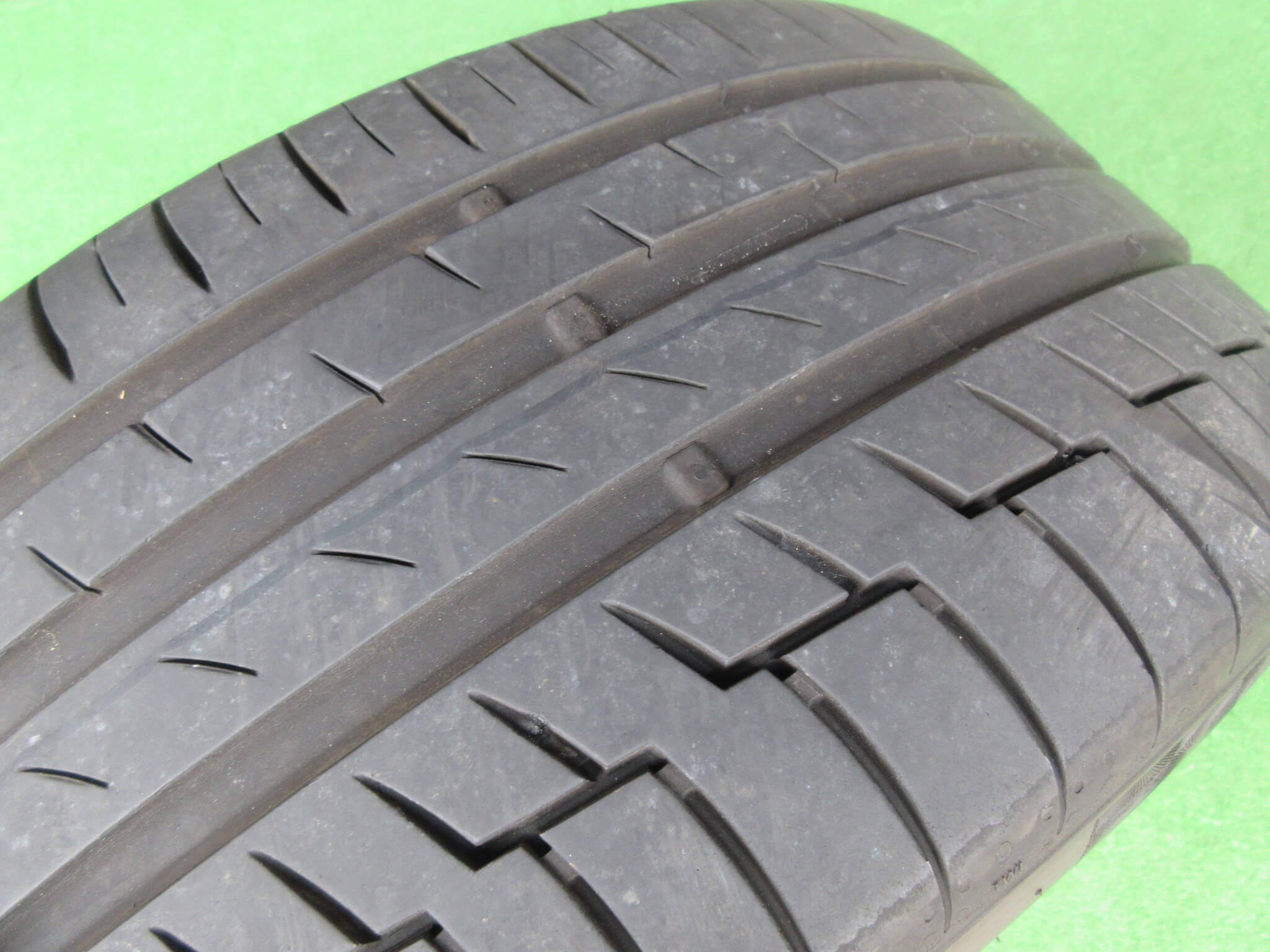 コンチネンタルプレミアムコンタクト6 245/45R19 102Y XL中古2本 pm6.jpg