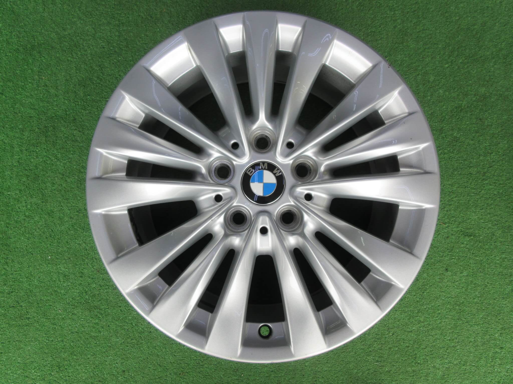 BMW 2シリーズ純正ホイール