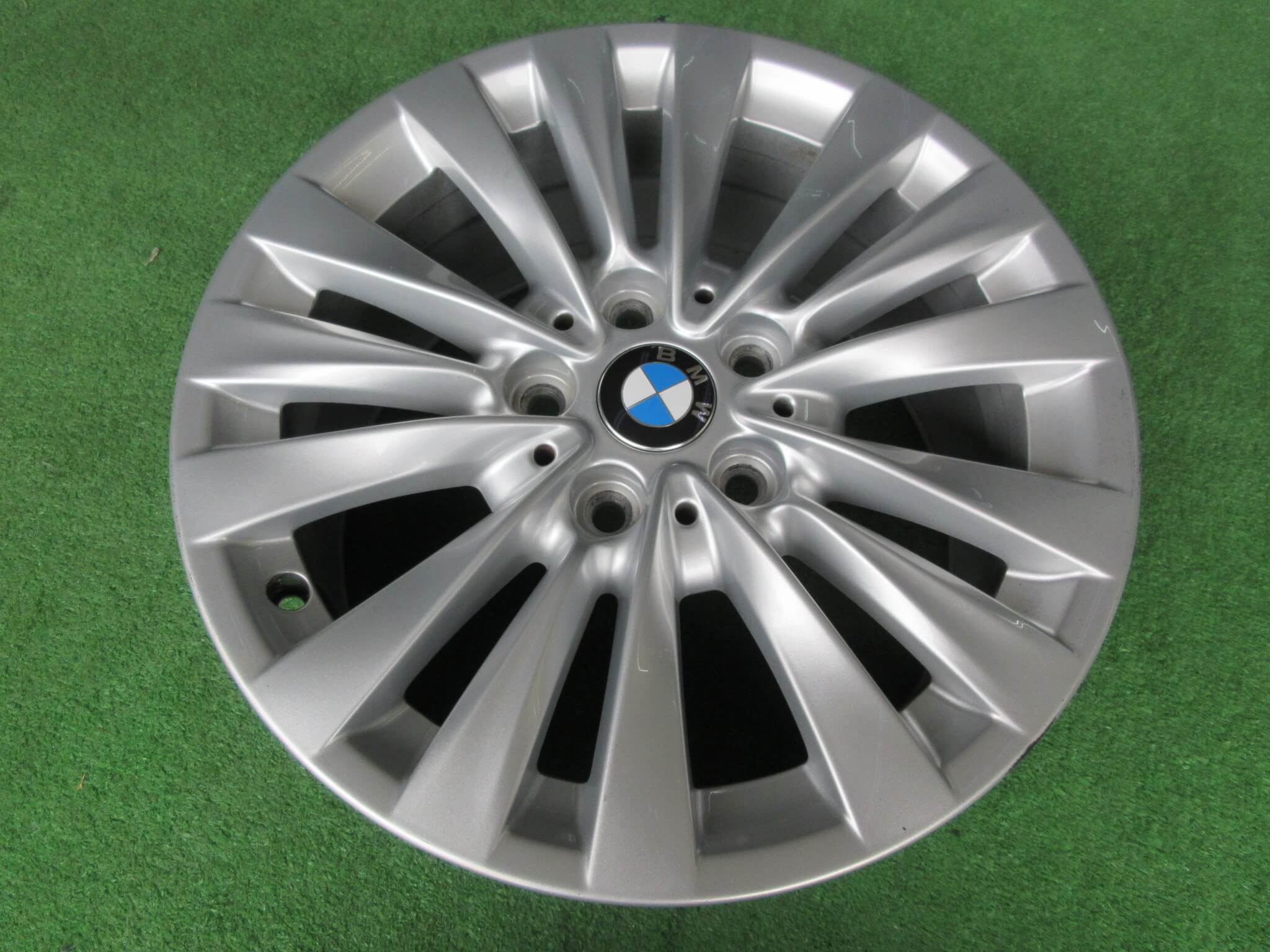 YOKOHAMA タイヤ2024年製 BMW純正ホイール YOKOHAMA タイヤ2024年製 BMW純正ホイール YOKOHAMA タイヤ2024