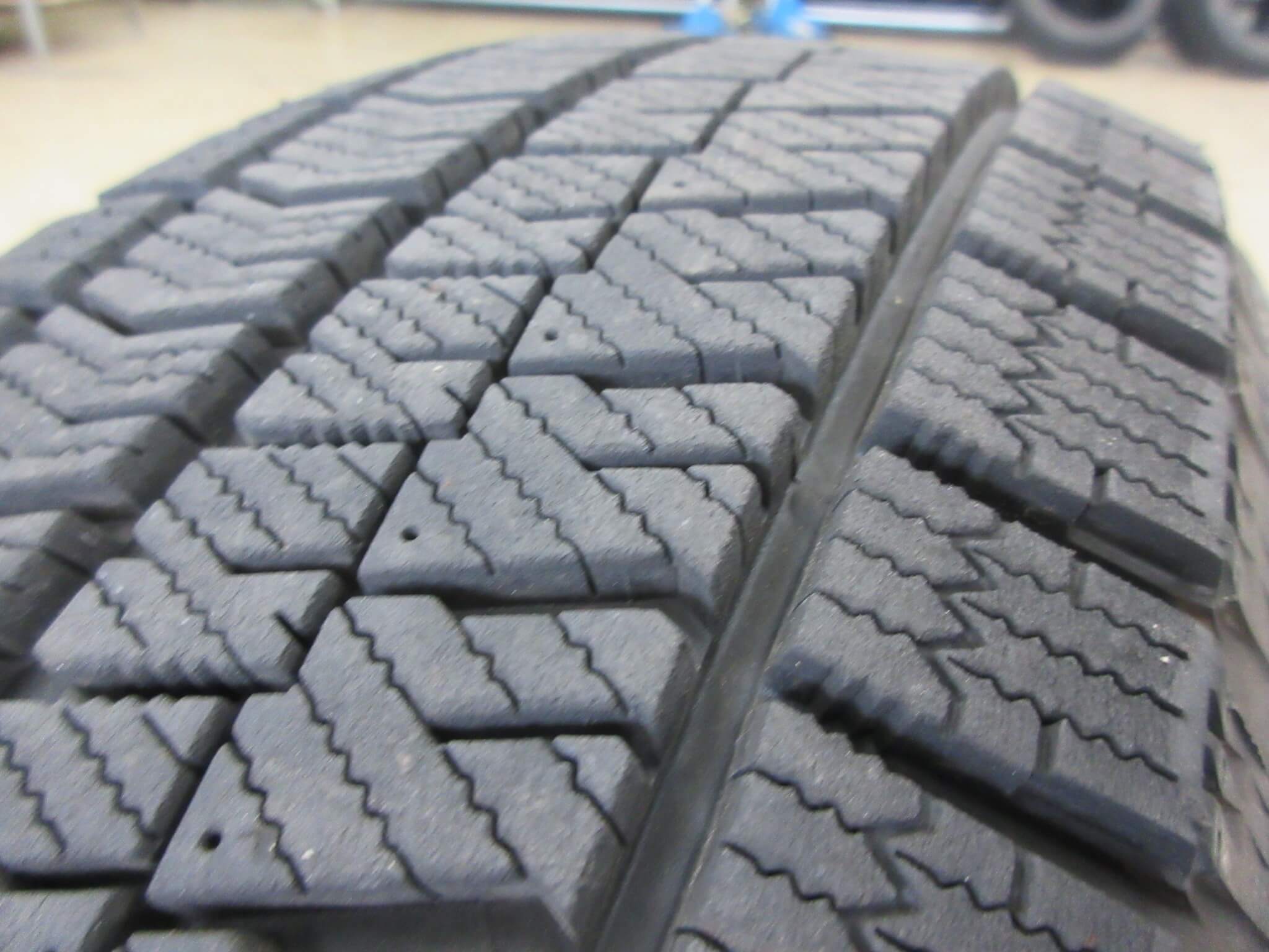 kuru.comブリヂストンVRX２　185/60R152本セット② Amazon | スタッドレスタイヤ 4本セット ブリヂストン