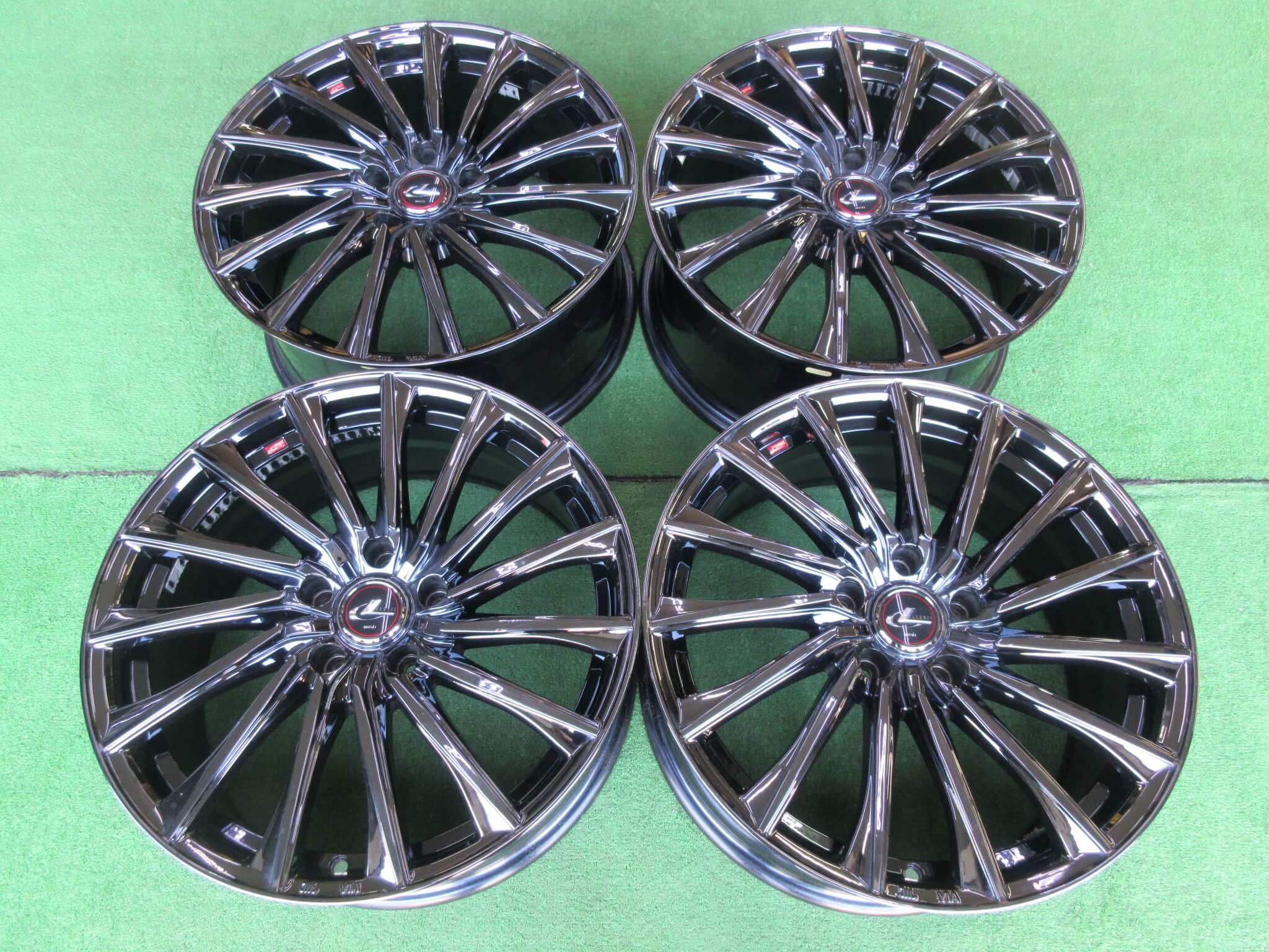 レオニスCH 17インチ　スタッドレスタイヤ付き レオニスCH 17インチ スタッドレスタイヤ付き LEONIS CH