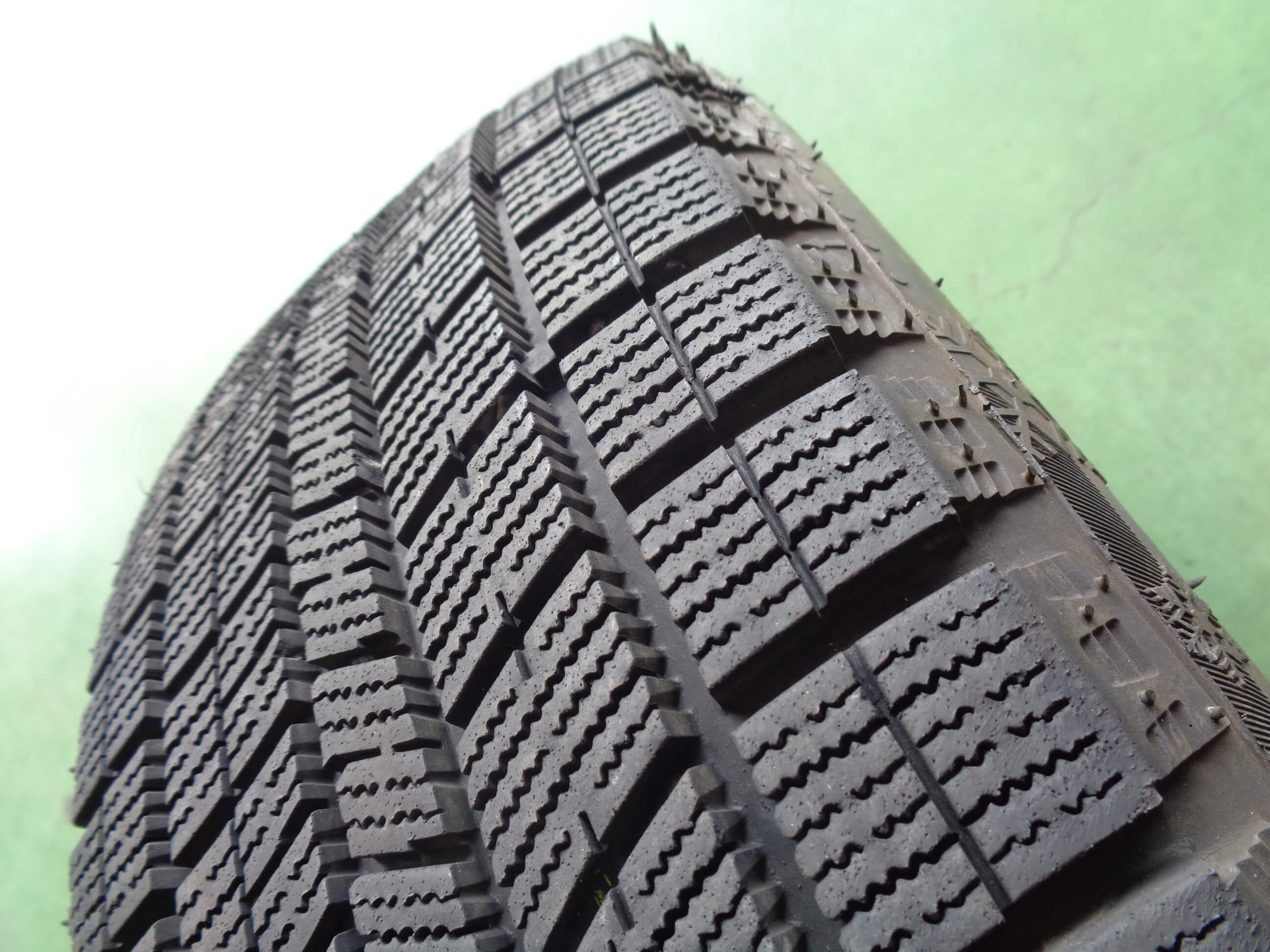 ナンカン　アイスアクティバ　aw-1 205/65r15 23年製　バリ山 ナンカン アイスアクティバ aw-1 205/65r15 23年製 バリ山