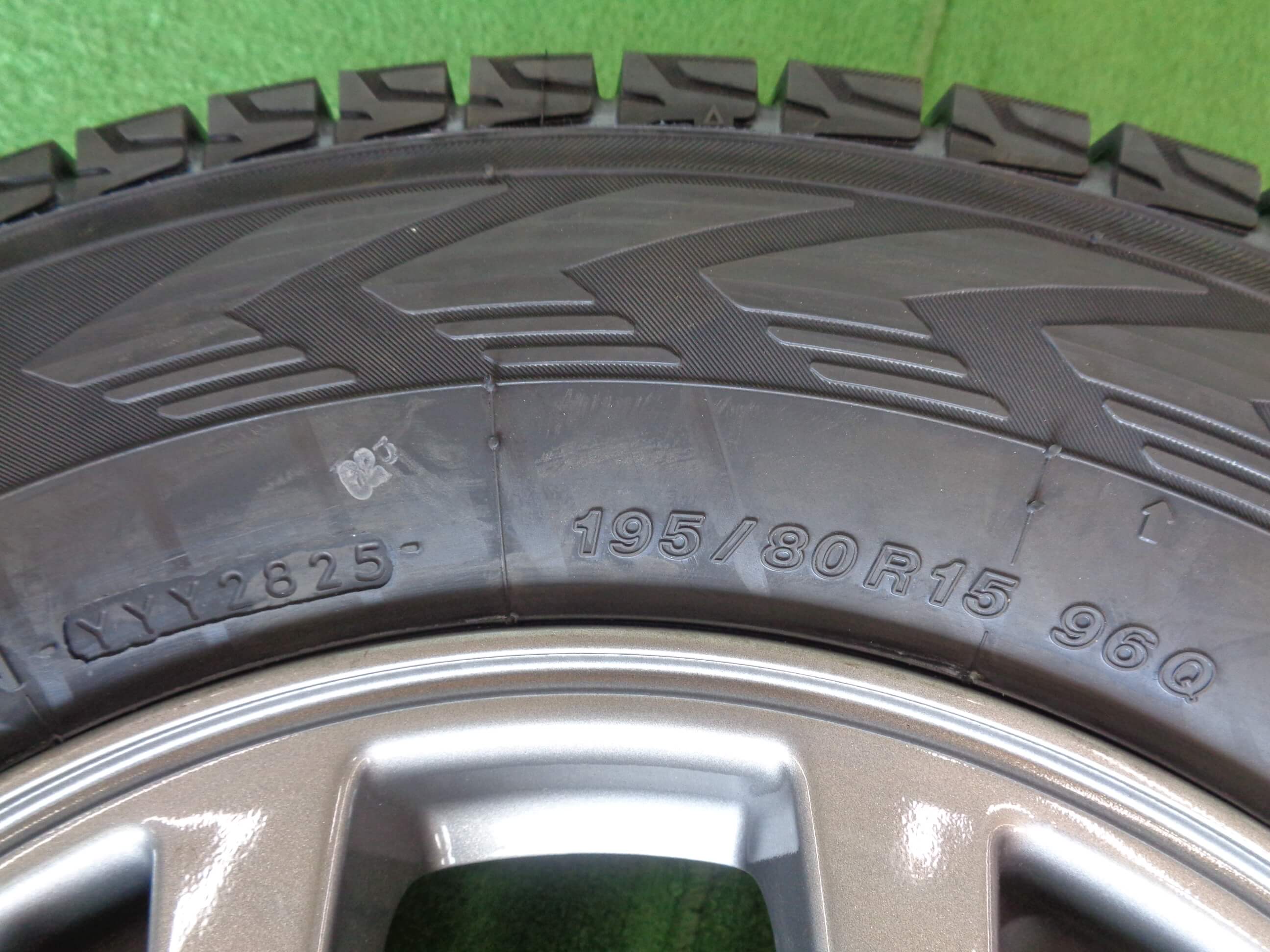 美品　ヨコハマ　G075 195/80R15 960 ジムニー 一本