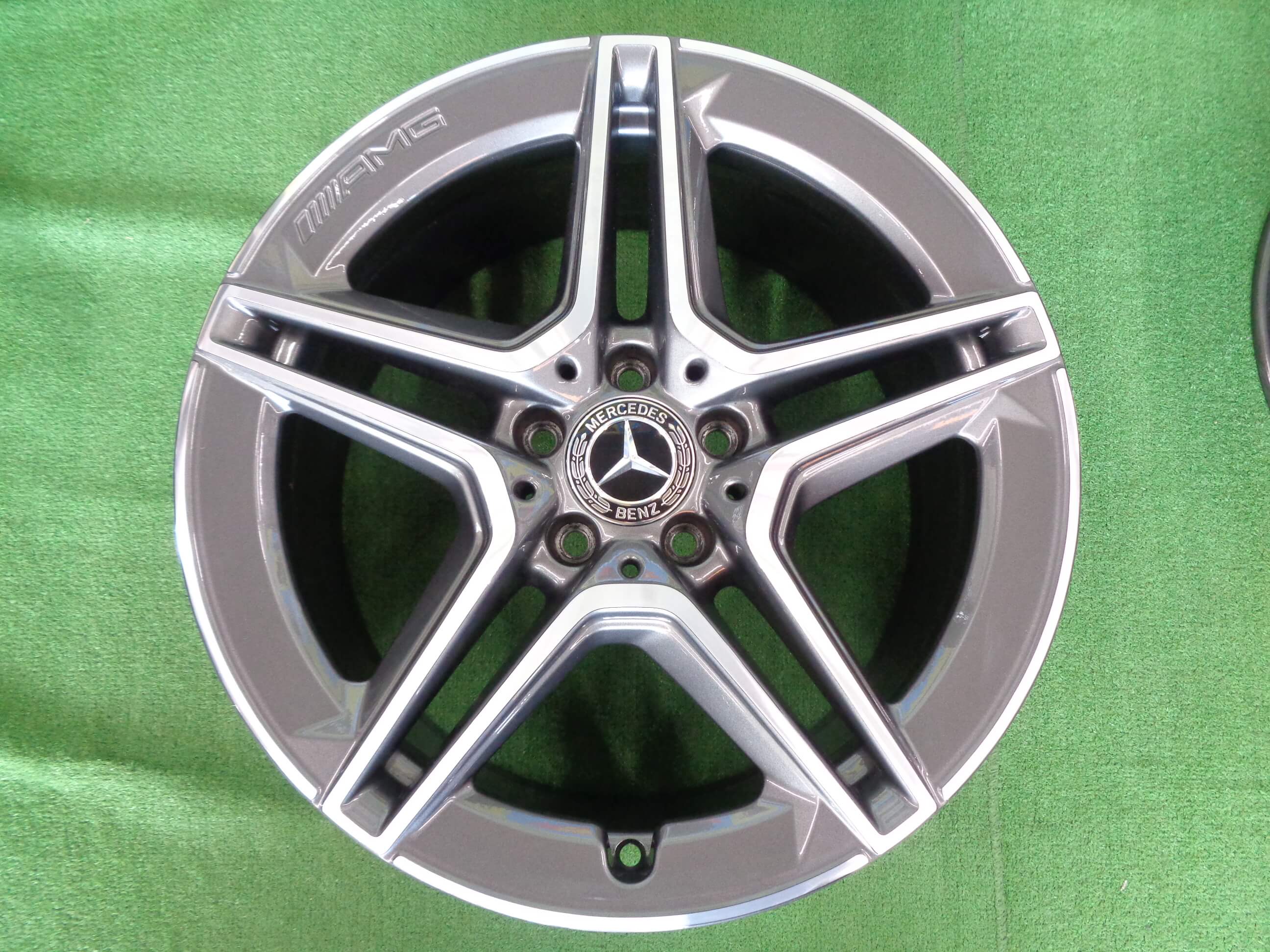 温泉　ベンツ Cクラス W205 AMGライン 純正ホイール タイヤ付 ベンツCクラス W205 AMGライン純正