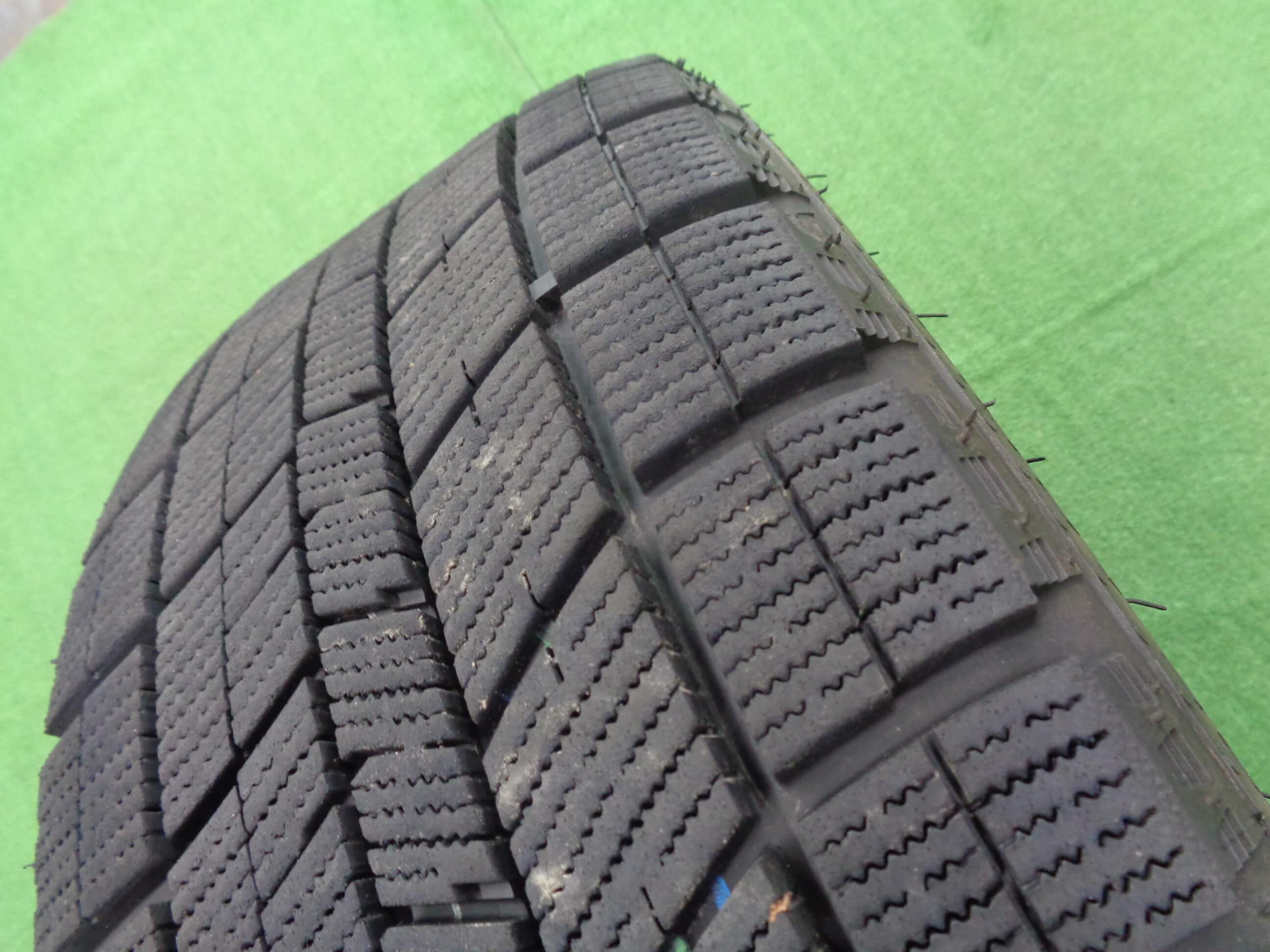 ナンカン　アイスアクティバ　aw-1 205/65r15 23年製　バリ山 ナンカン アイスアクティバ aw-1 205/65r15 23年製 バリ山