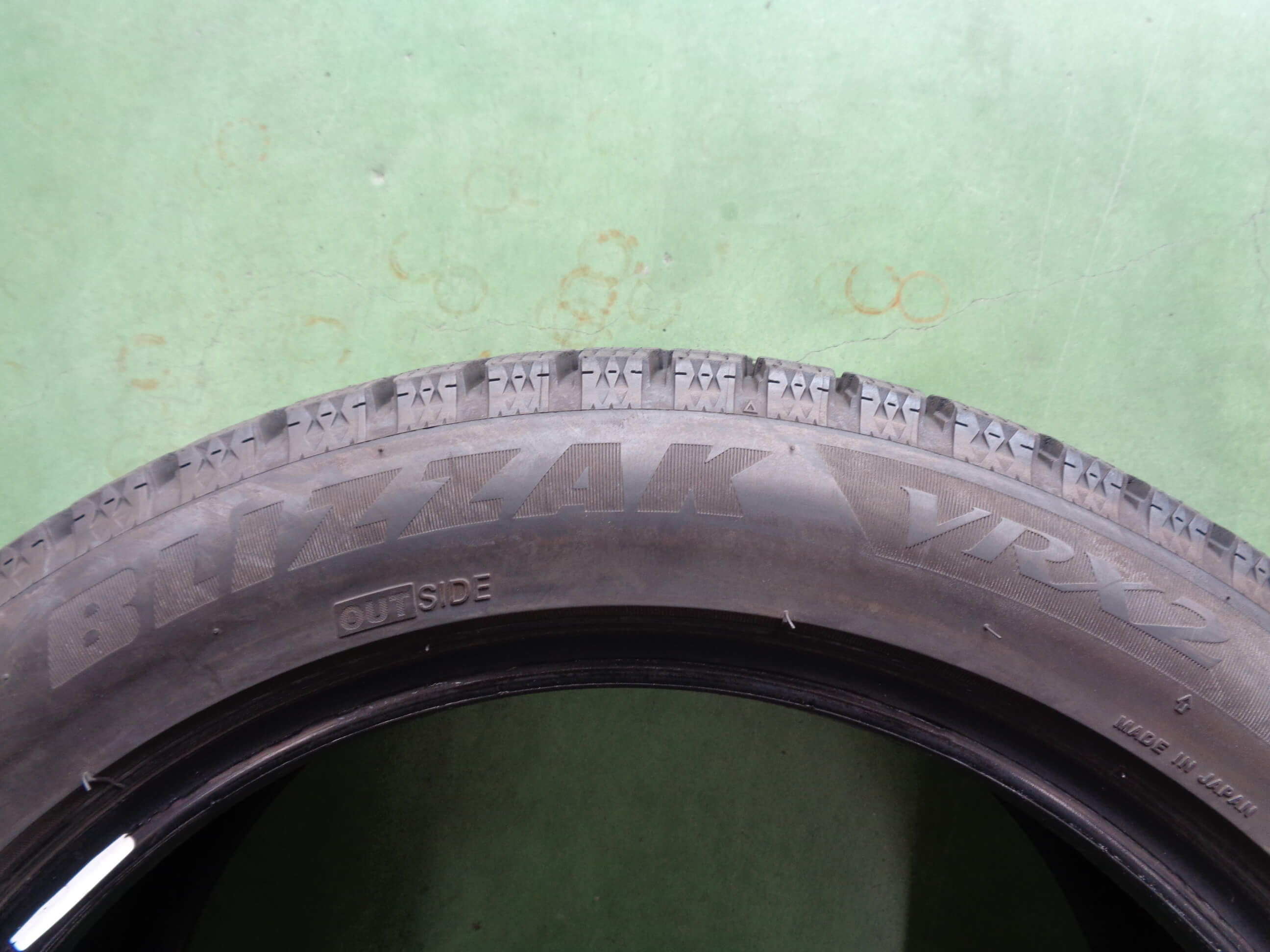 ブリヂストン ブリザックVRX2