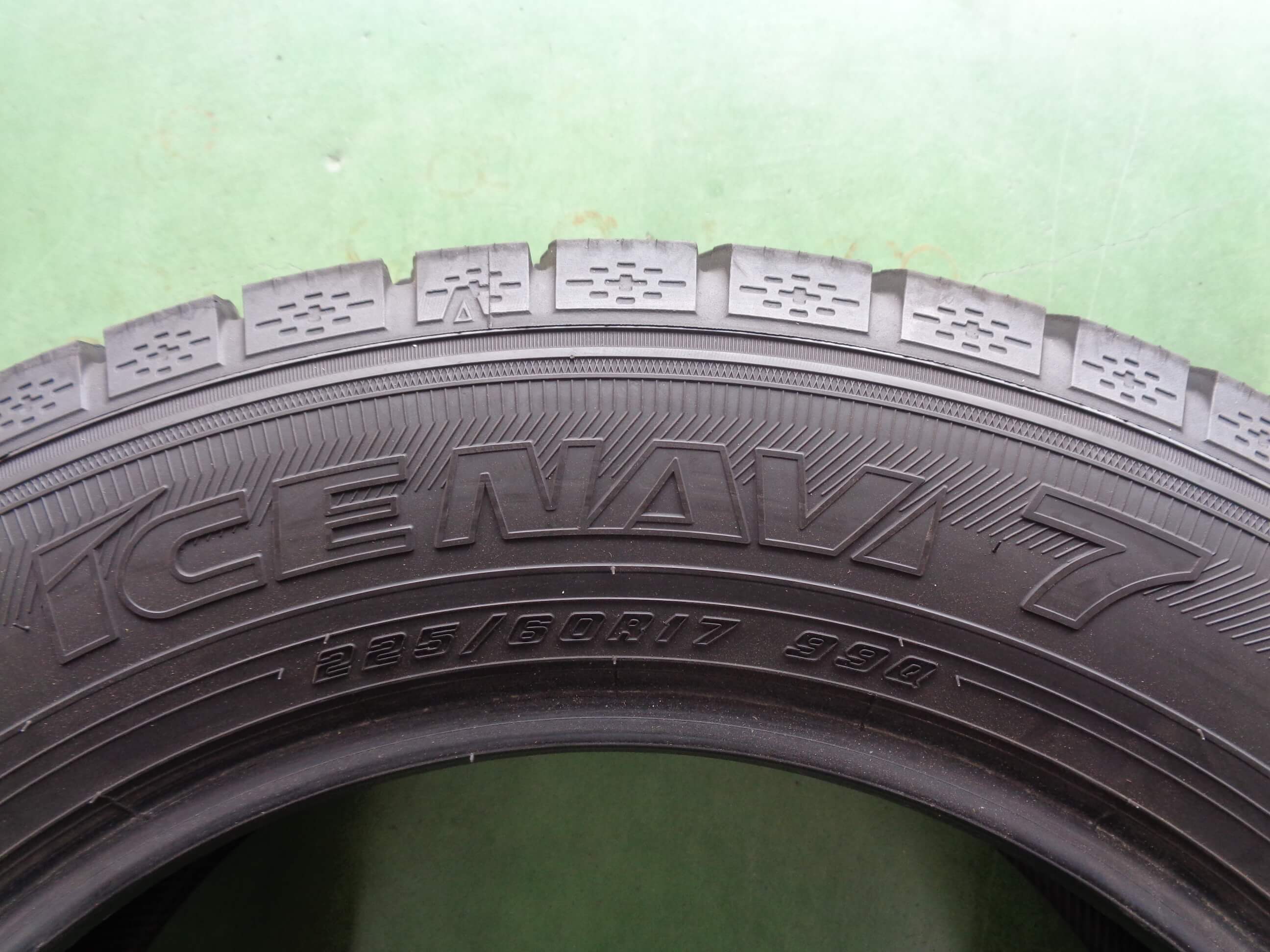 グッドイヤーアイスナビ7.225/60R17.23年製．9分山．4本　セット． グッドイヤーアイスナビ7.225/60R17.23年製．9分山．4本セット．