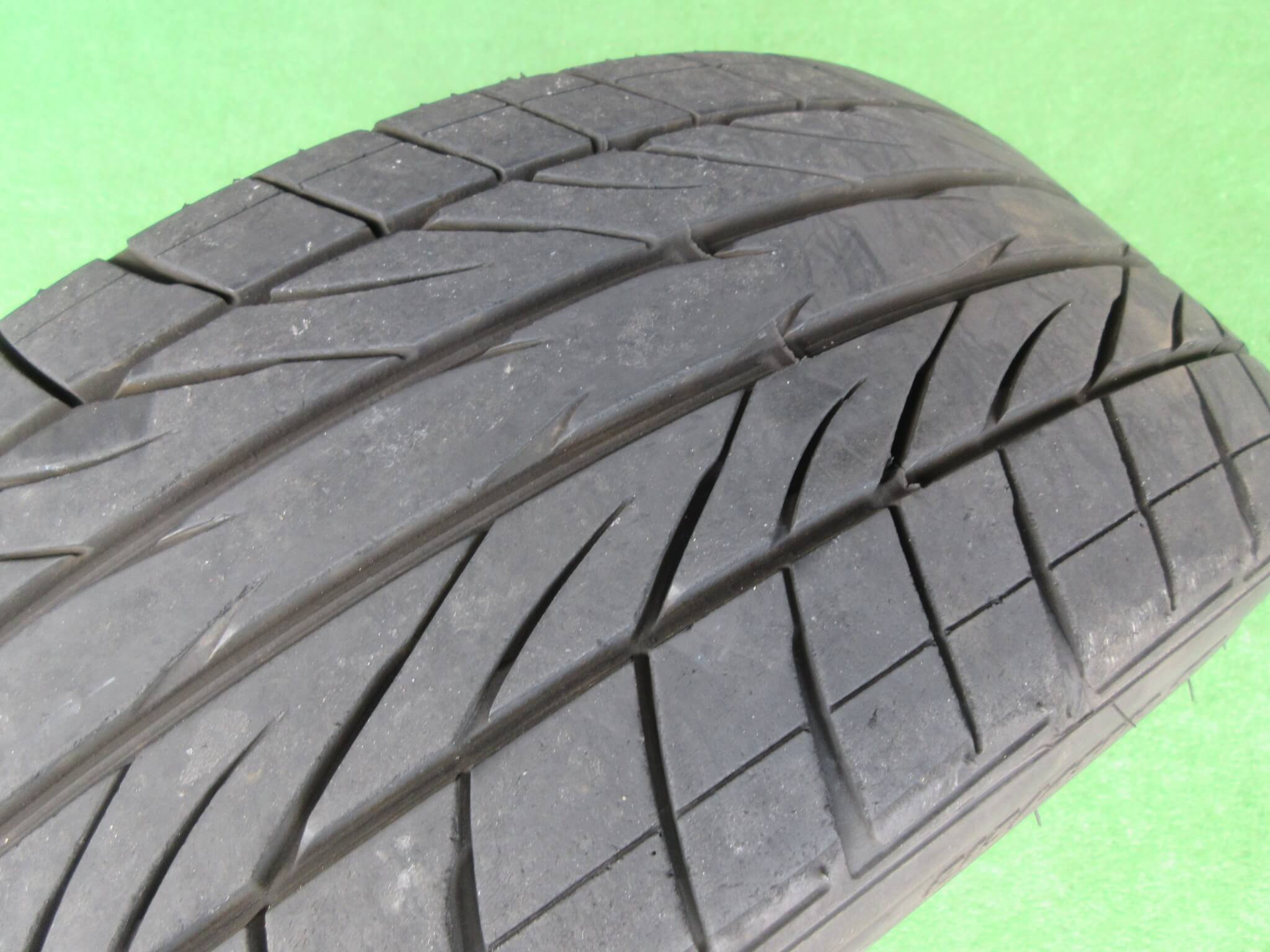 グッドイヤー イーグル レヴスペック RS-02 215/45R18 89W グッドイヤー EAGLE REVSPEC RS-02 215/45R18 89W 価格比較