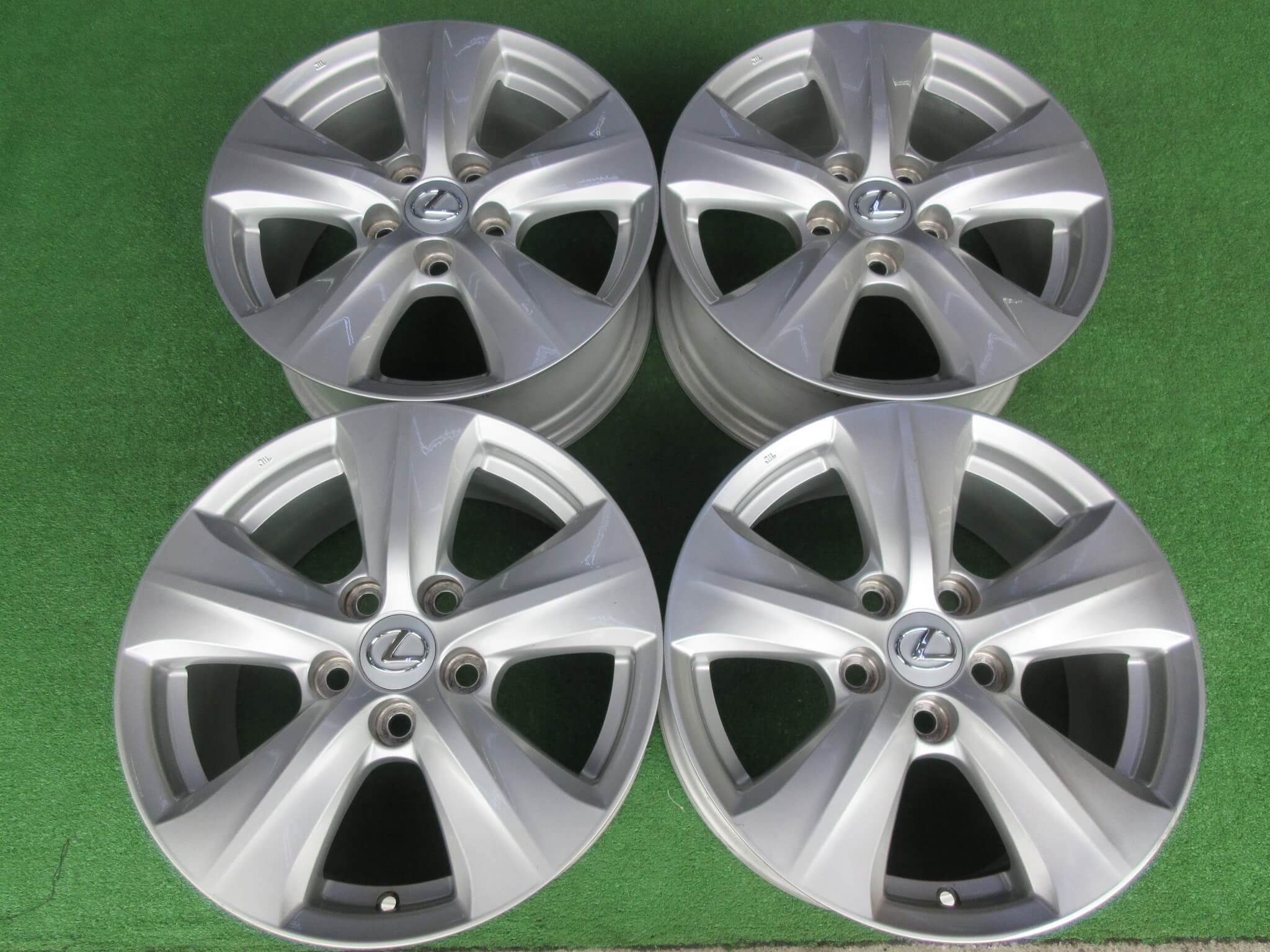 【L.L!!】レクサス純正ホイール&スタッドレス4本 235/50R18 2025年最新】Yahoo!オークション -レクサス ls 純正