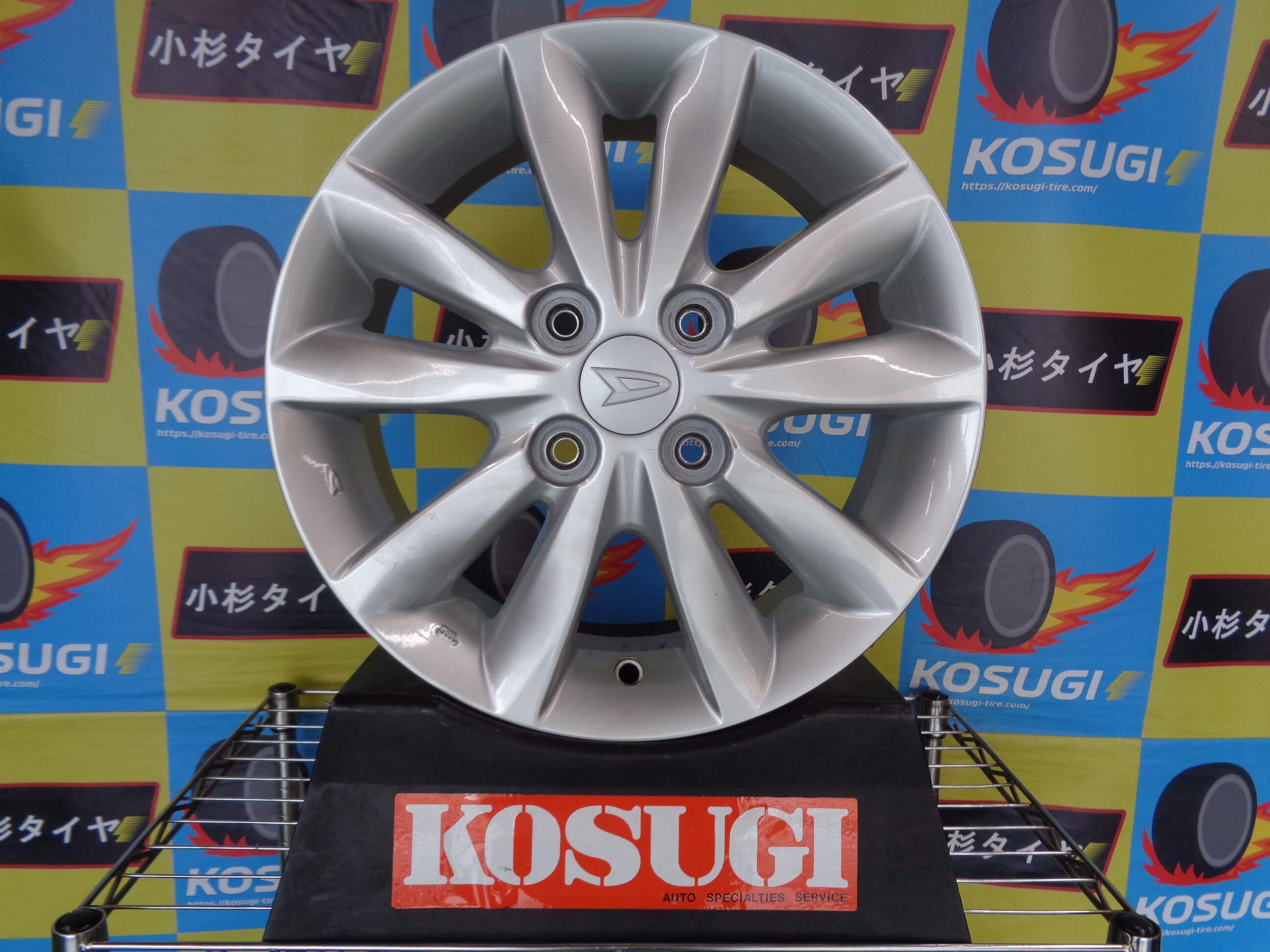 タント純正ホイールタイヤセット ダイハツ タント純正ホイール