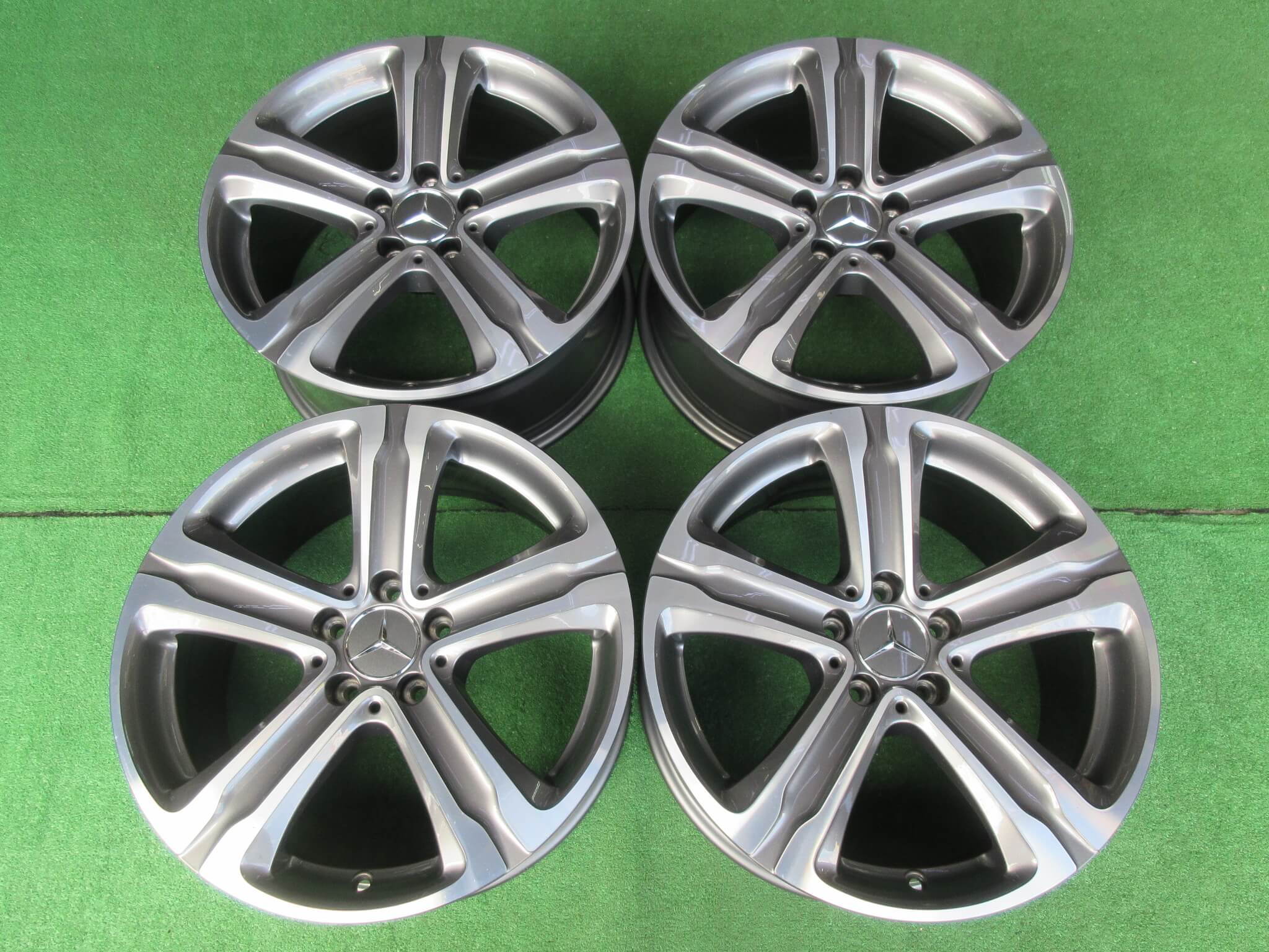 メルセデスGLCクーペ AMGライン純正ホイール＋スタッドレスタイヤセット中古 メルセデスGLCクーペ AMGライン純正ホイール＋スタッドレス