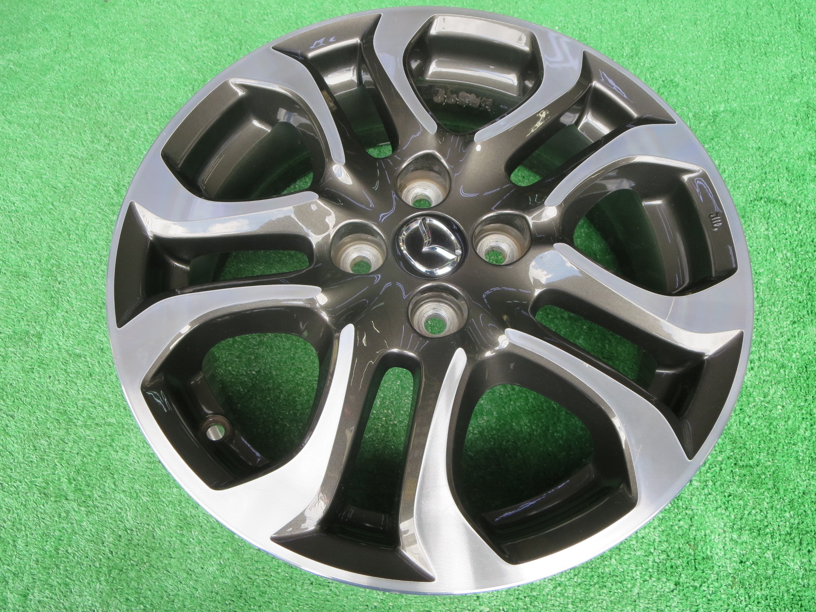 マツダ デミオ純正ホイール