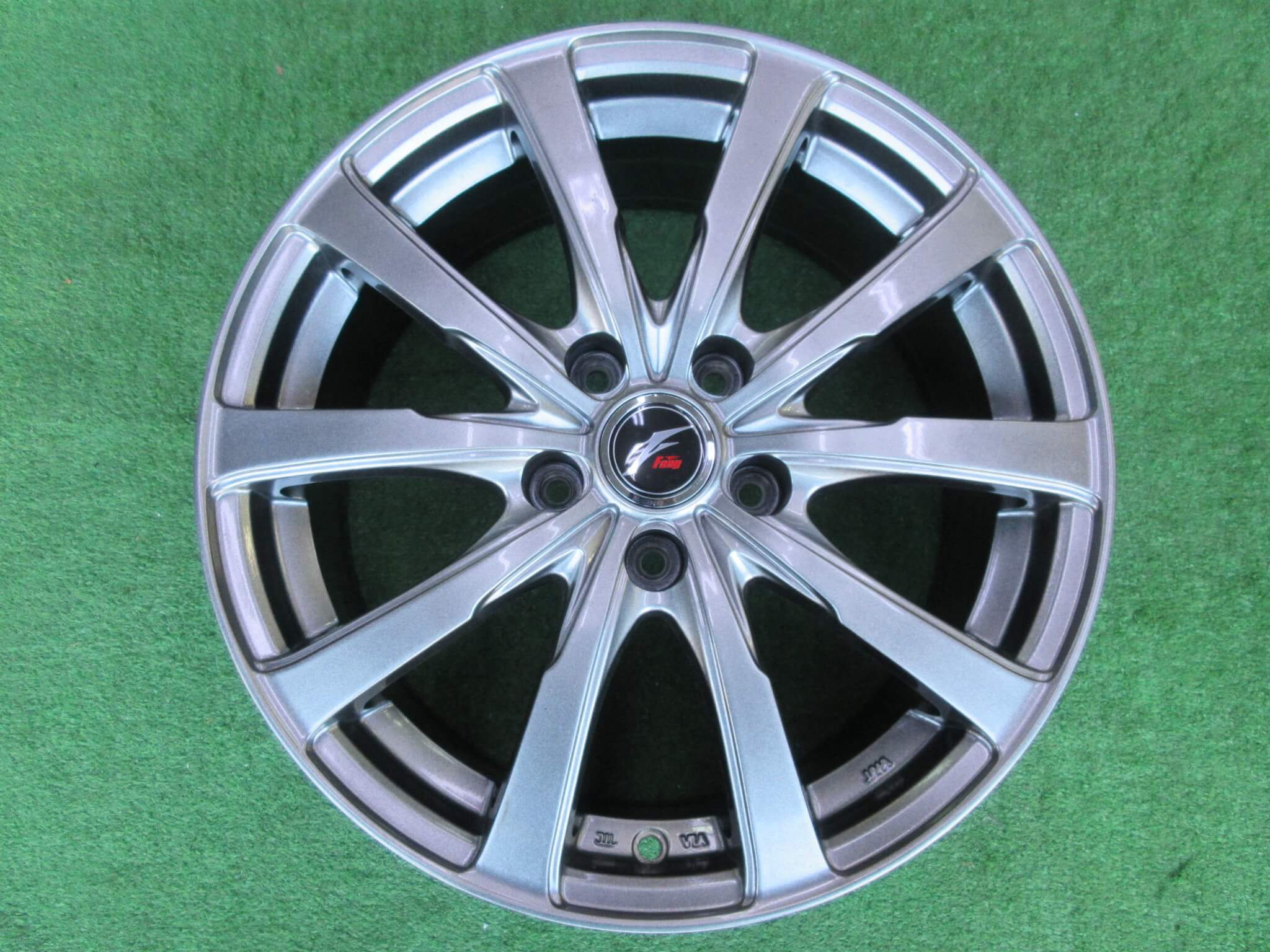 マナレイスポーツ 17インチ 5穴 114.3