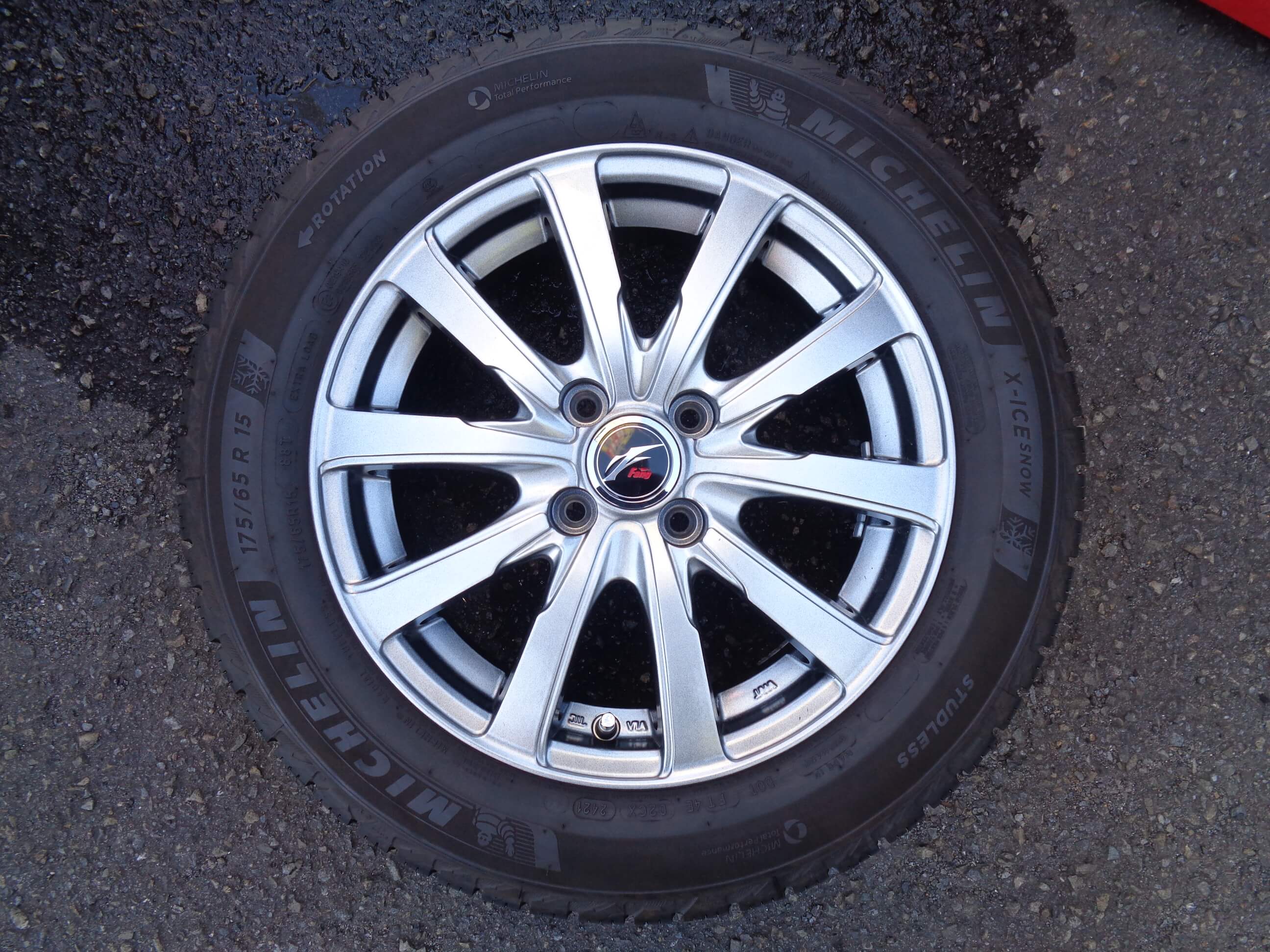 ★トヨタ純正★175/65R15 タイヤ、アルミホイールセットAQUA トヨタ純正 アクア アルミホイール 4本セット 冬タイヤ175/65/R15