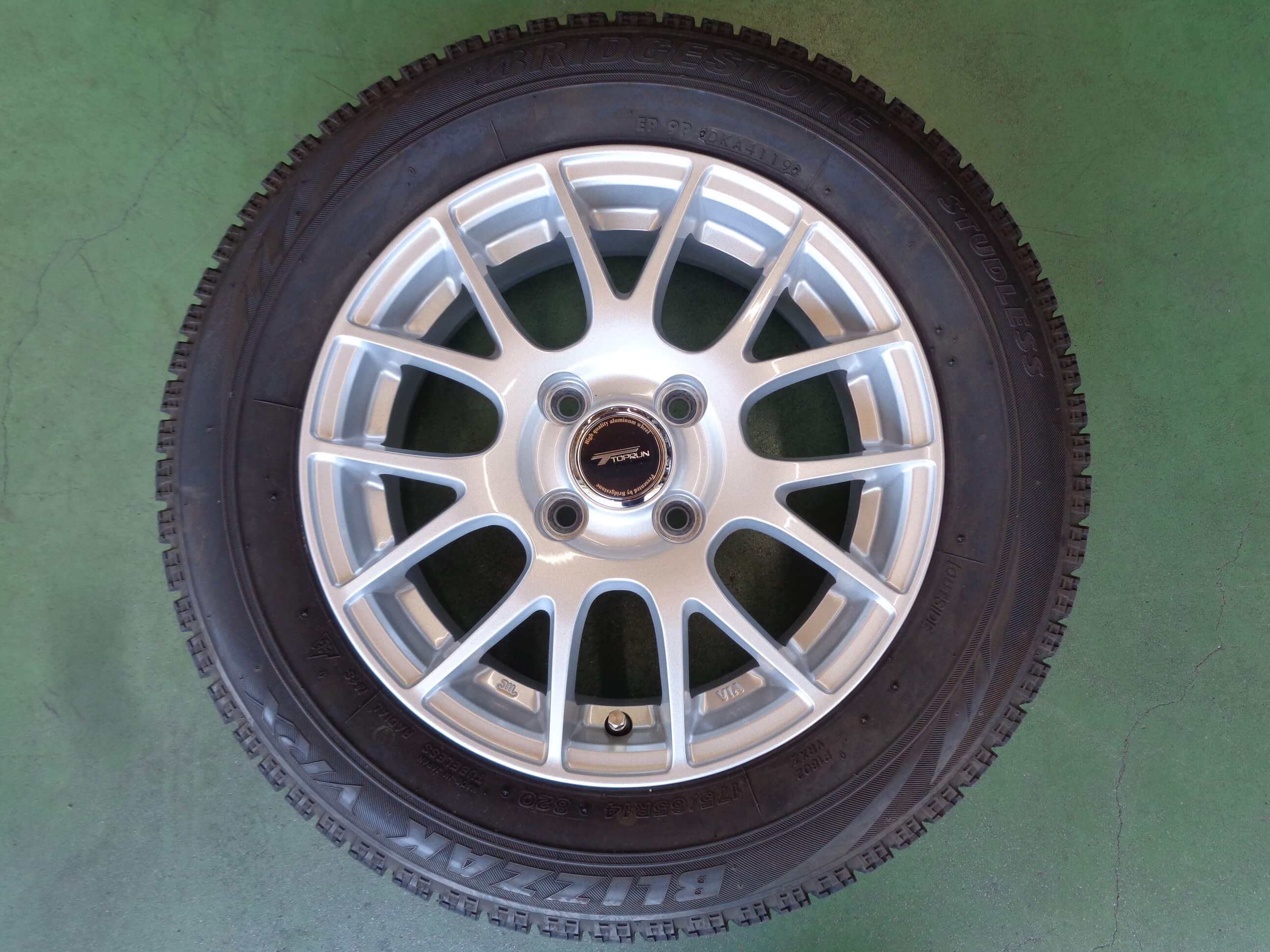 社外アルミ 165/65R14 ルーミー タンク パッソ トール デリカD2 社外アルミ 165/65R14 ルーミー タンク パッソ トール デリカD2