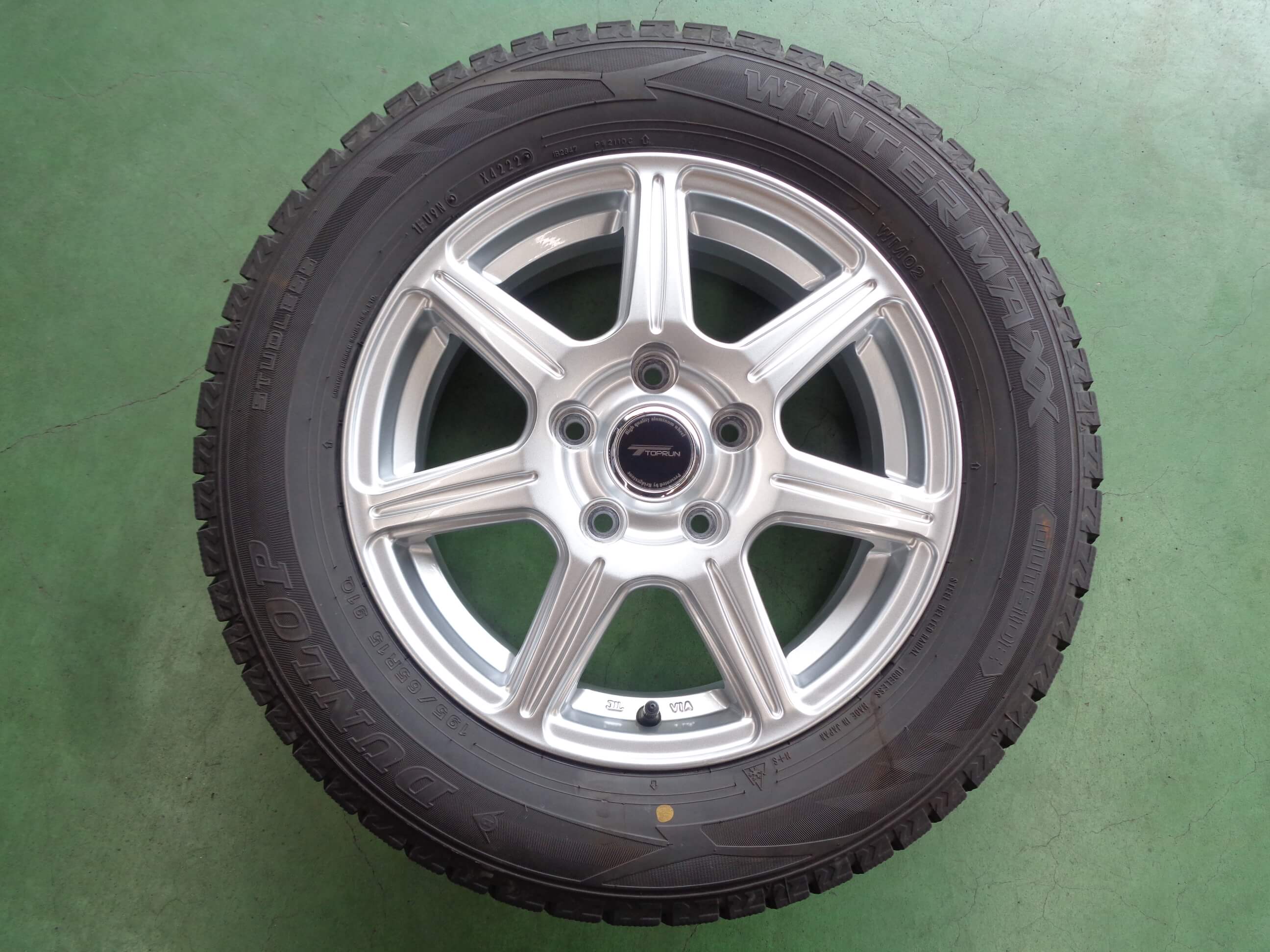 15インチ スタッドレスタイヤ付きホイール 中古スタッドレスタイヤ 175/65-15 ブリジストン＆ダンロップ ヴィッツ