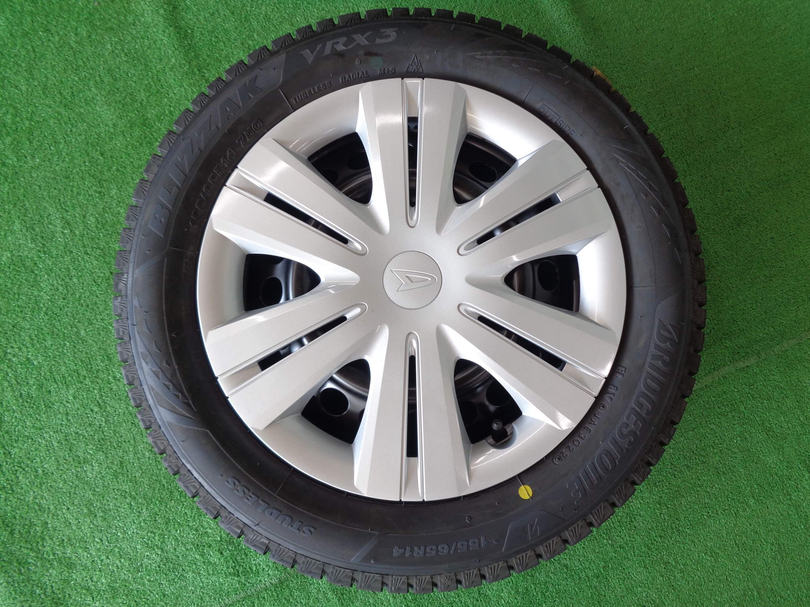 スタッドレス155/ 65R14 +ダイハツ純正ホイール