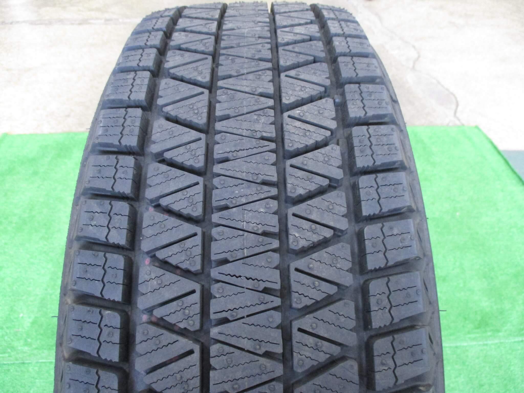 205/60R16 ブリヂストンVRX2 バリ溝 2本 送料込み②