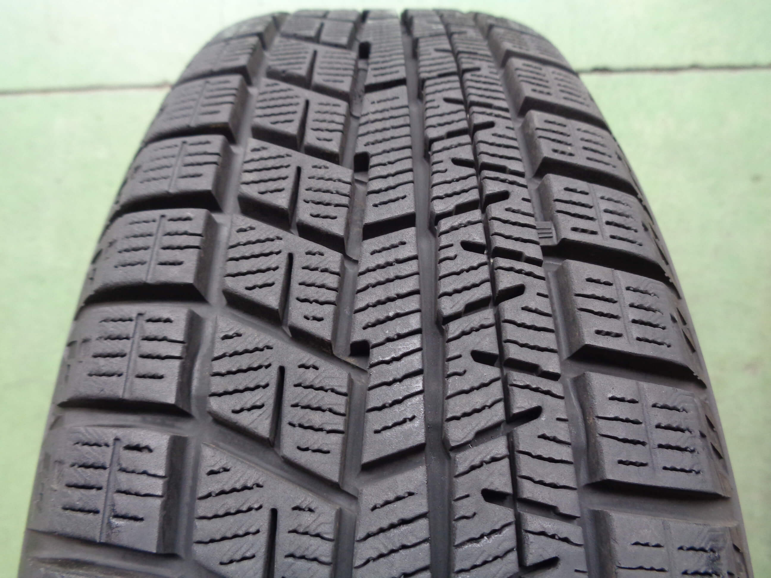 【バリ溝】195/65R15 ヨコハマ IG60 スタッドレス 3本セット バリ溝】195/65R15 ヨコハマ IG60 スタッドレス 3本セット