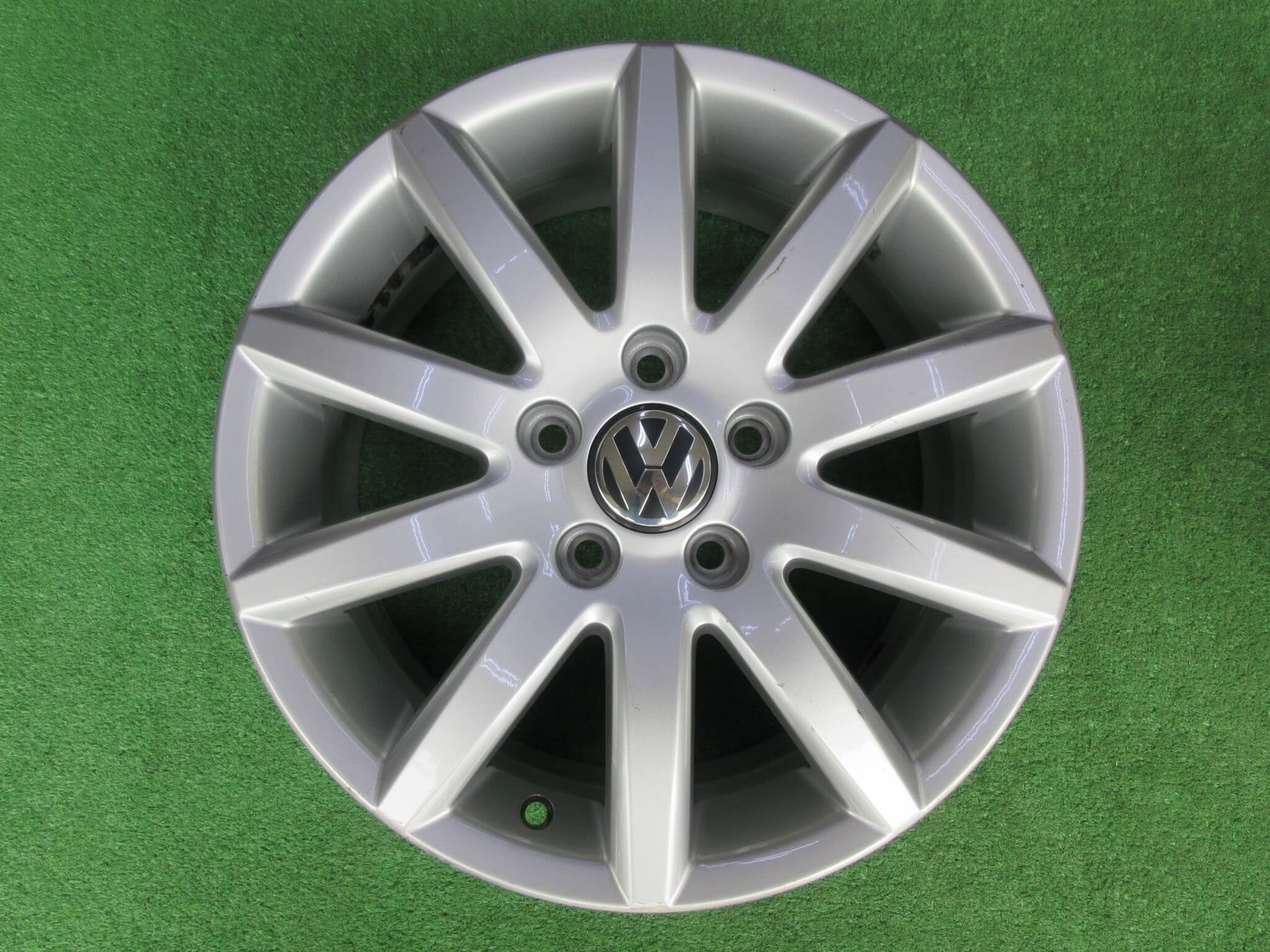 レーシングダイナミクス RD3 4H100 16×6.5J ET42 16インチ レーシングダイナミクス RD3 4H100 16×6.5J ET42 16インチ