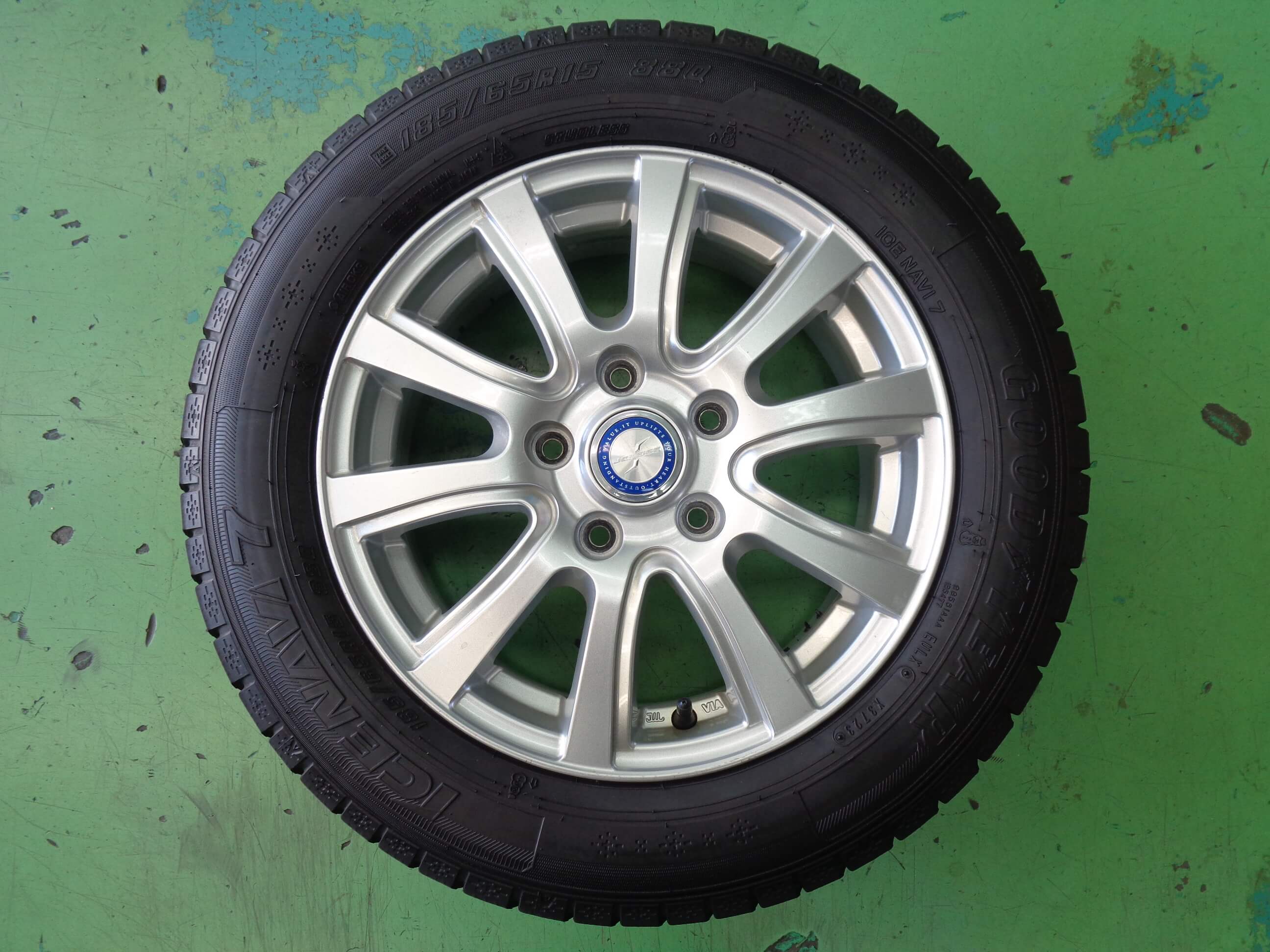 グッドイヤー アイスナビ7