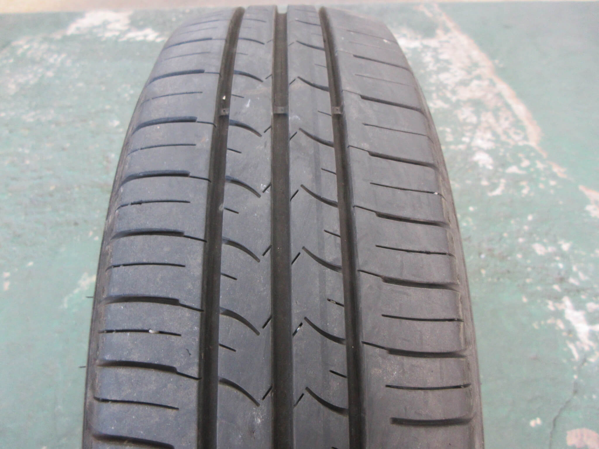 グッドイヤー　EG01